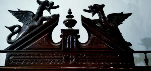 Armoire très ancienne