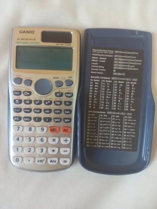 Calculatrice casio en très bon état a vendre a 1000DA