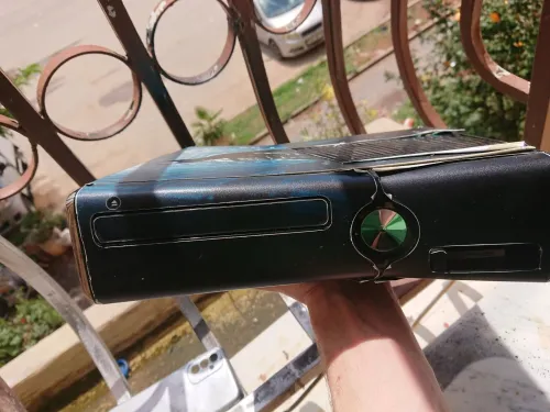 Xbox 360 Slim flashé glitché