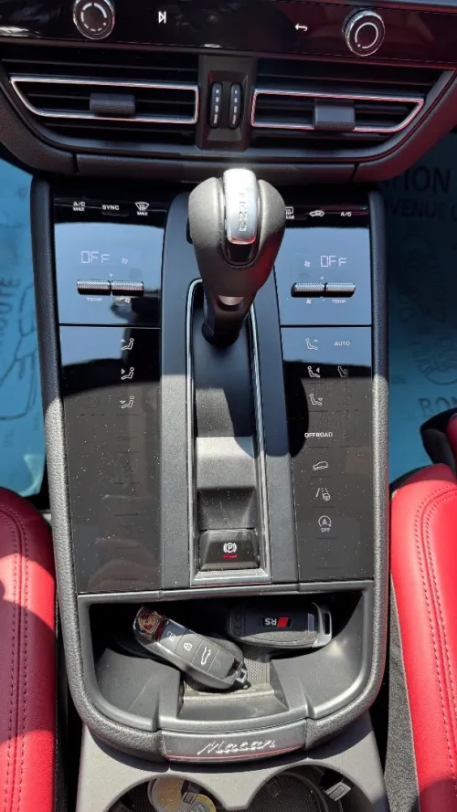 Porsche Macan t 2024 