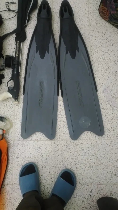 divers matériel de sport à vendre chasse sous-marine vélo électrique Zodiac sport de combat et cetera et cetera