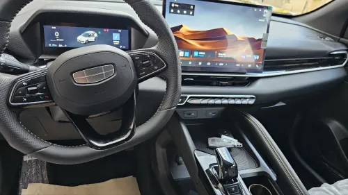 Geely Coolray 2025 