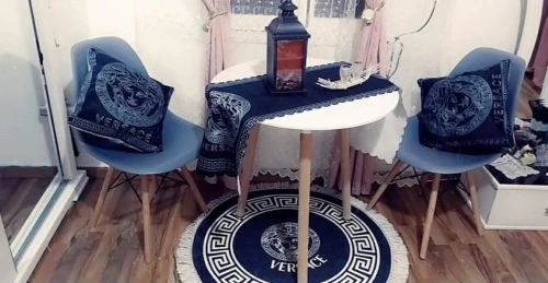 Promotion table 80cm  avec2ou 4 chaises