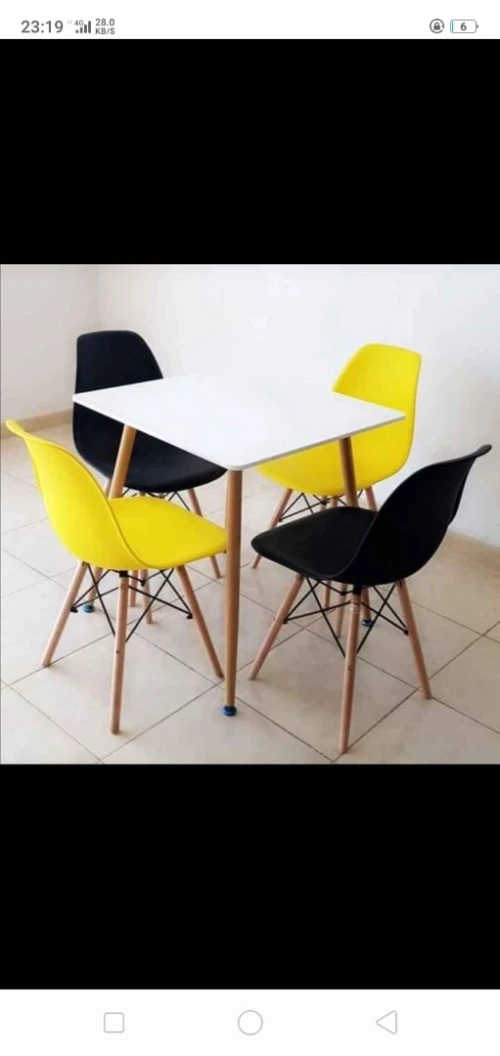 Promotion table 80cm  avec2ou 4 chaises