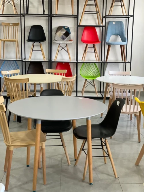 Promo table ronde 100cm  avec 4 chaise