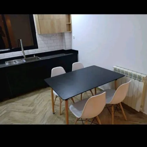 Solde table SCANDINAVE avec  chaise prix imbattable 