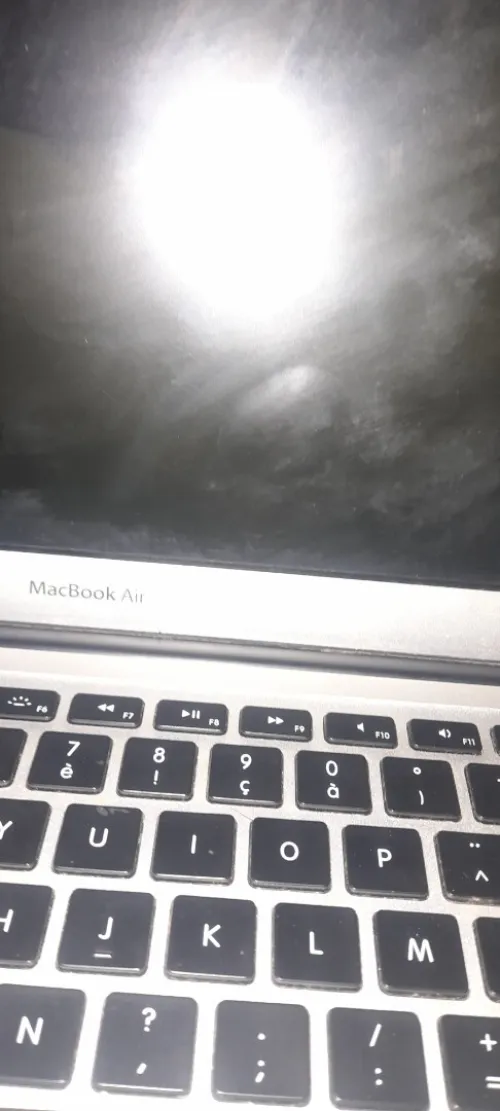 MacBook afficher casé