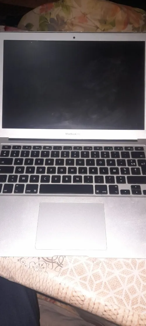 MacBook afficher casé