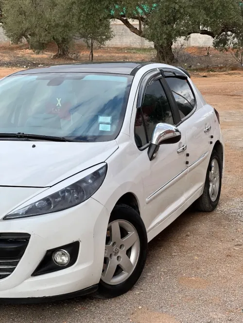 Peugeot 207 2011 