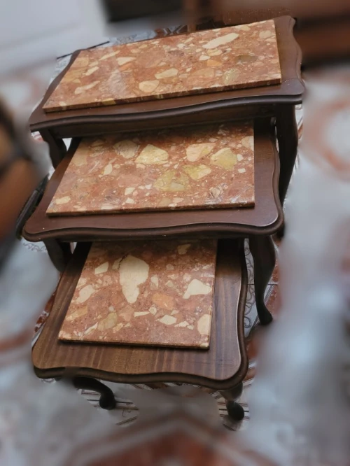 Table basse en marbre avec meubles assortis