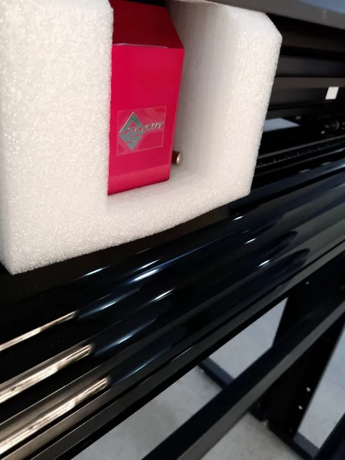 The Skycut cutting plotter machine 12-MXL 12-MXL 