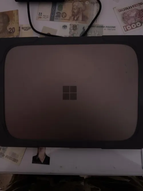Microsoft surface laptop go