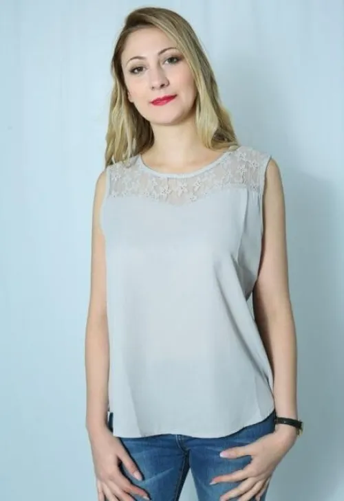 Lot de vêtements pour femme neufs importés !