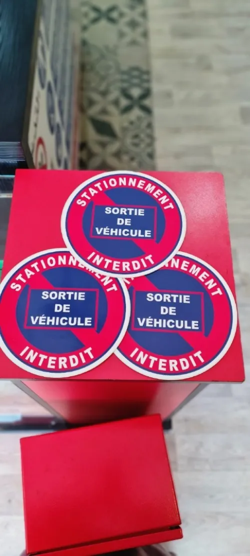 autocollant stationnement interdit