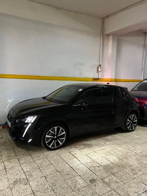 Peugeot 208 2023 GT