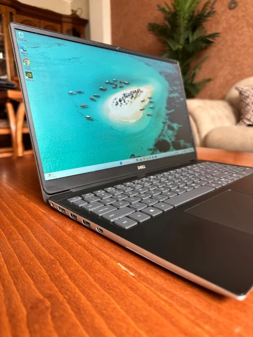 Dell Vostro 5590