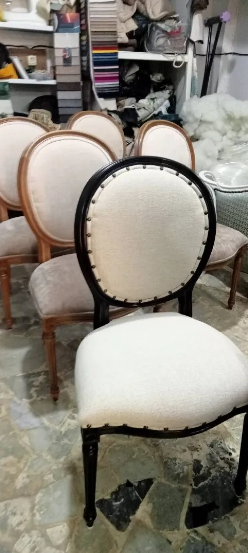 commande de chaise médaillon,  tapisserie rénovation et personnalisation cd meubles