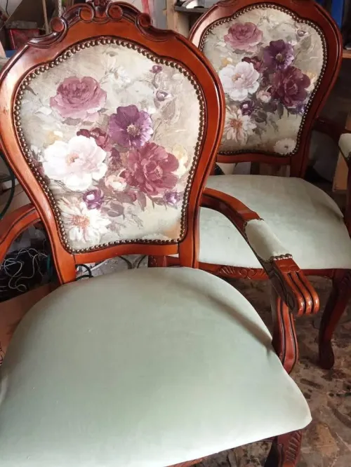 commande de chaise médaillon,  tapisserie rénovation et personnalisation cd meubles