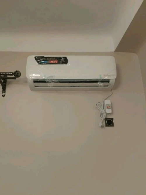 Installation climatiseur chargement gaz avec tirage au vide
