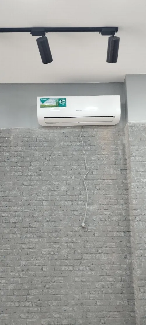 Installation climatiseur chargement gaz avec tirage au vide