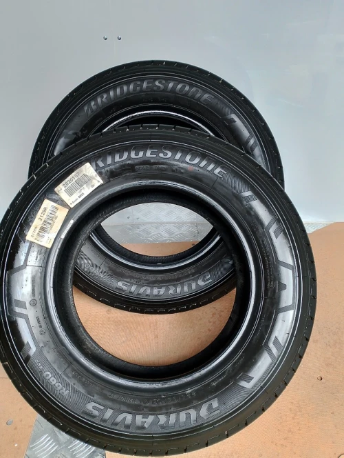 Pneu brigistone jdad pour fourgon master