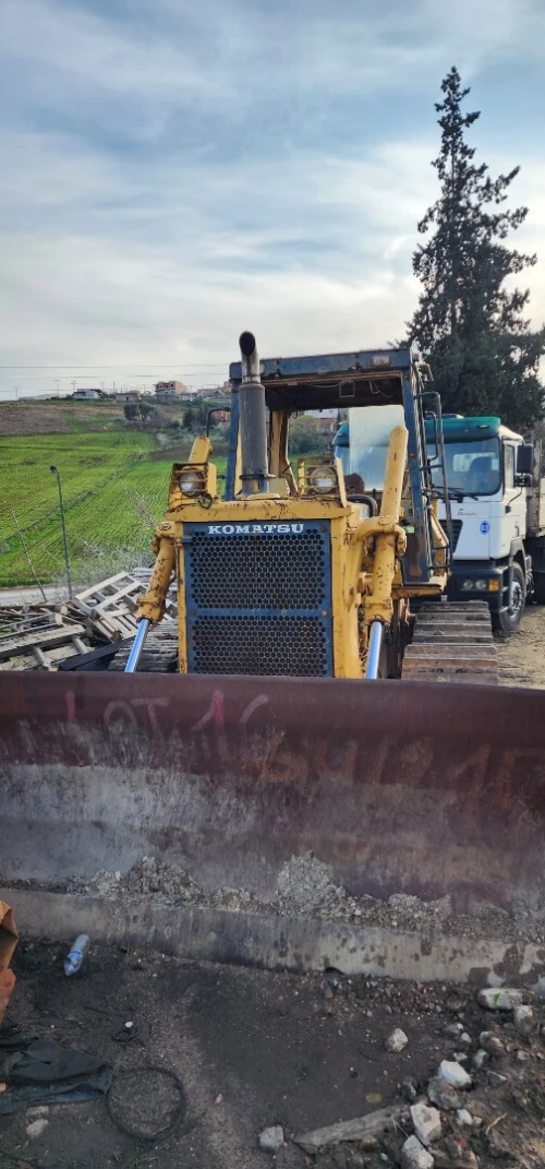 Komatsu Bulldozer D63E 1989
