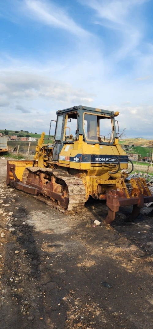Komatsu Bulldozer D63E 1989