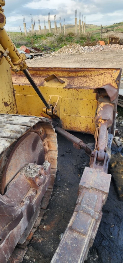 Komatsu Bulldozer D63E 1989