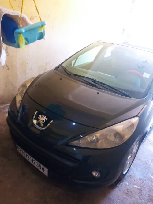 Peugeot 207 2012 Fennec
