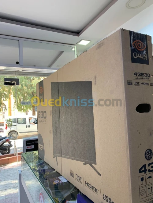 IRIS E30 43 POUCE 