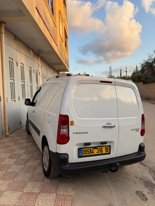 Peugeot Partner 2016 Tepee Allure 