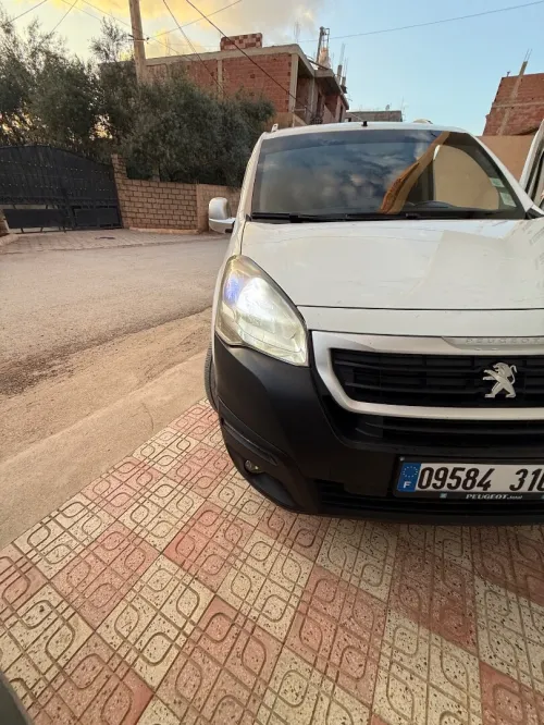Peugeot Partner 2016 Tepee Allure 
