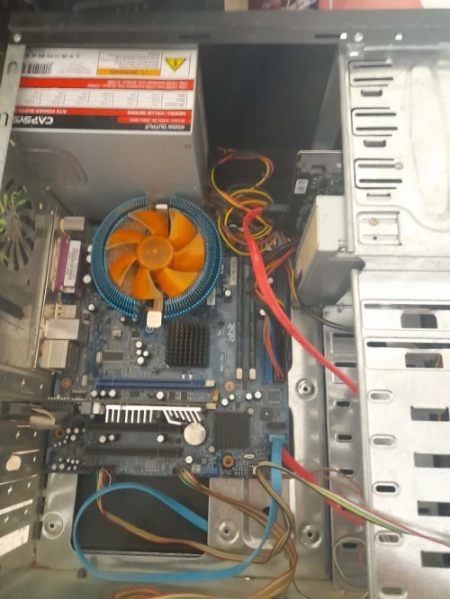 كمبيوتر مكتبي + شاشة 19" Samsung | Pentium E2200 | 4GB RAM | Windows 10