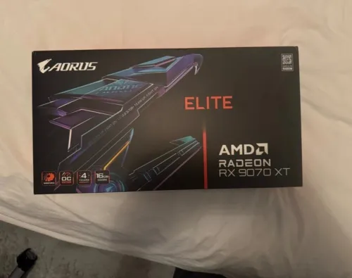 AMD RX 9070 XT AORUS