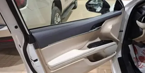 Toyota Camry 2023 