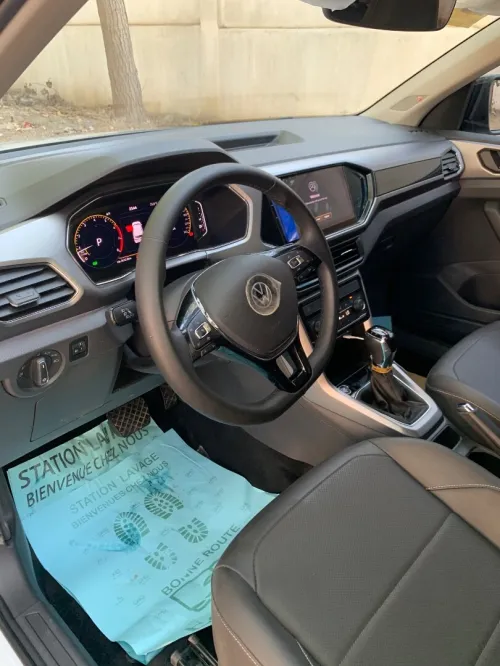 Volkswagen T-Cross 2025 Luxury beats sono