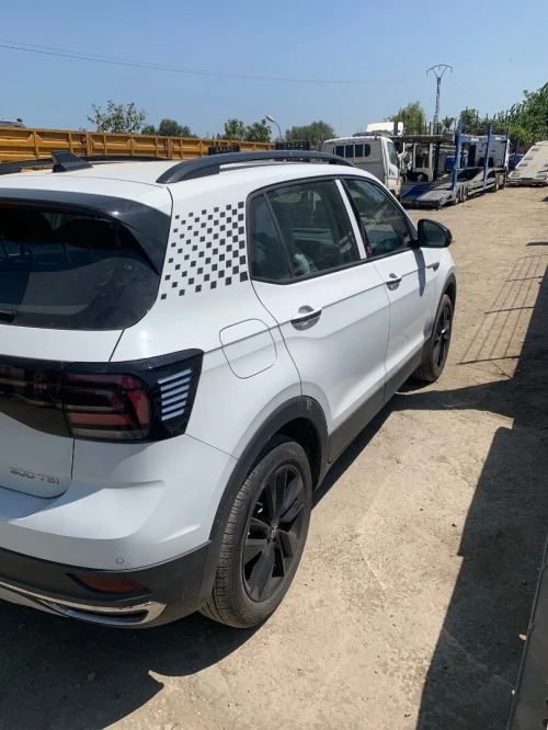 Volkswagen T-Cross 2025 Luxury beats sono