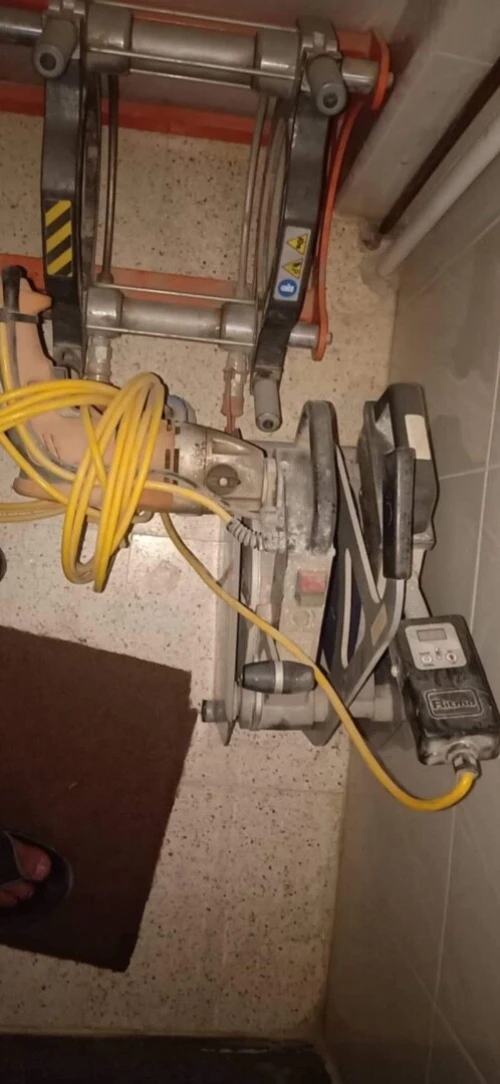 Machine a souder electrofusion et bout a bout 
