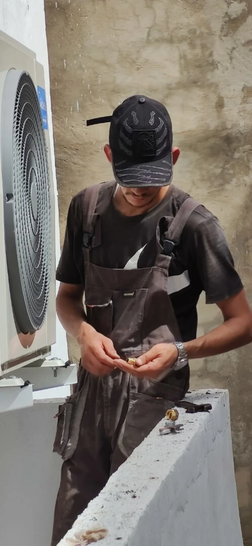 تركيب مكيفات الهواء installation climatiseurs 