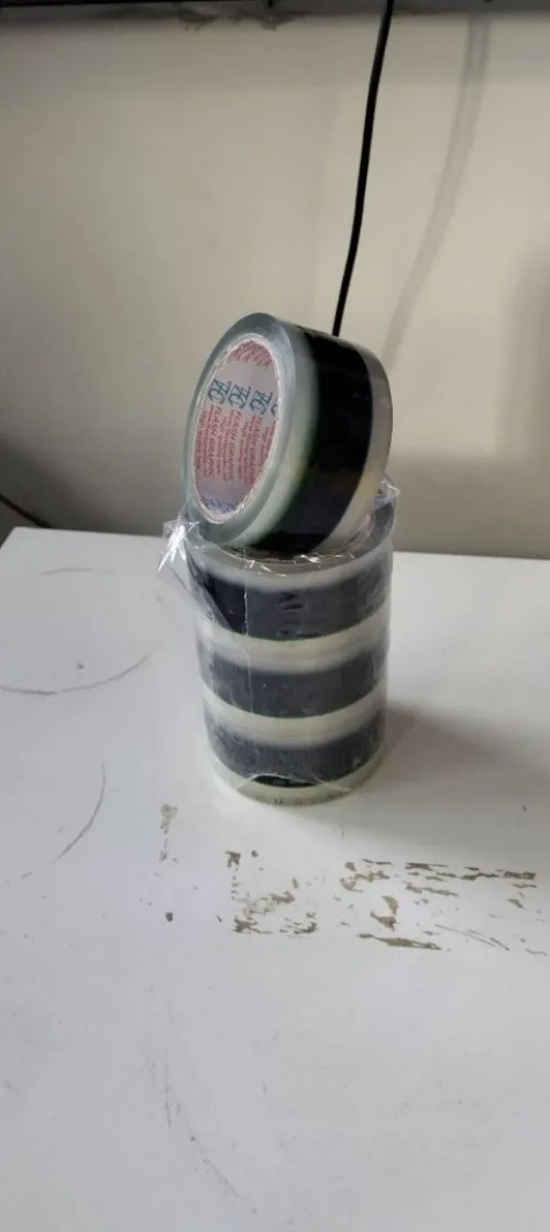 Un stock de ruban adhésive d'emballage