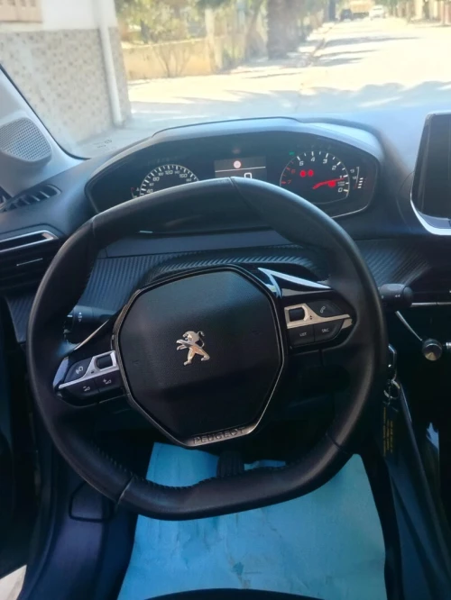 Peugeot 208 2022 