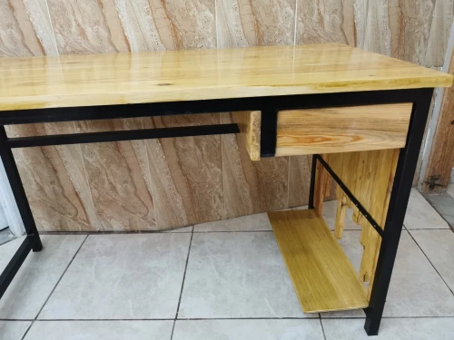 Bureau PC en bois et métal