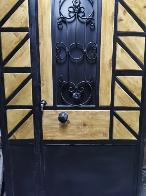 Portes d'entrée lourdes en bois et metal