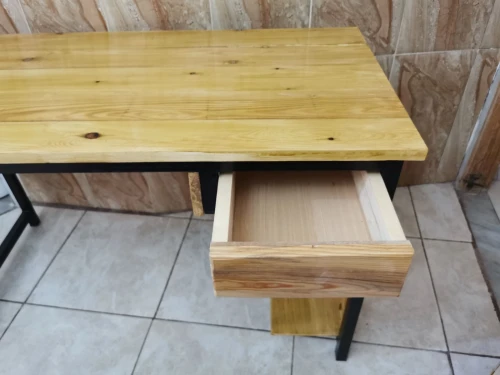 Bureau PC en bois et métal