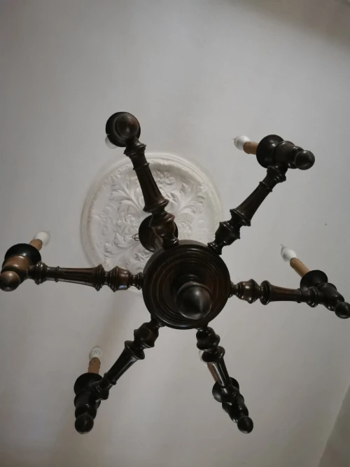 Lustre antique en bois noyer 