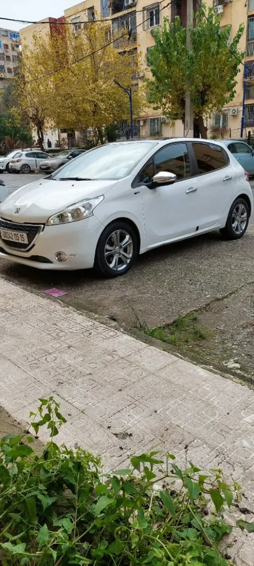 Peugeot 208 2015 Allure