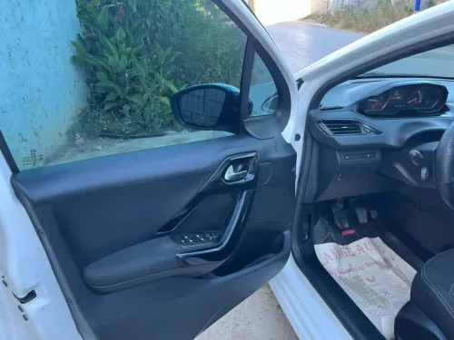 Peugeot 208 2019 Allure Facelift