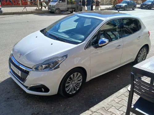 Peugeot 208 2015 Allure Facelift