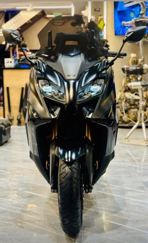 Yamaha Tmax 2023