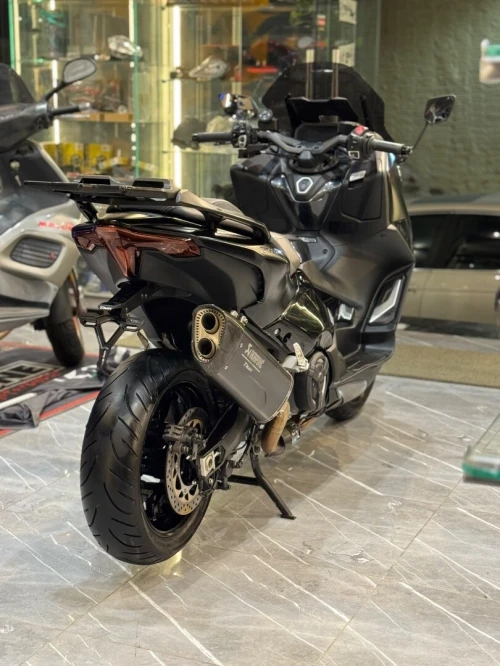 Yamaha Tmax 2023